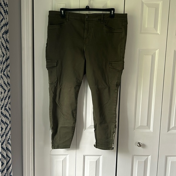 Level 99 green jeans - Picture 1 of 3